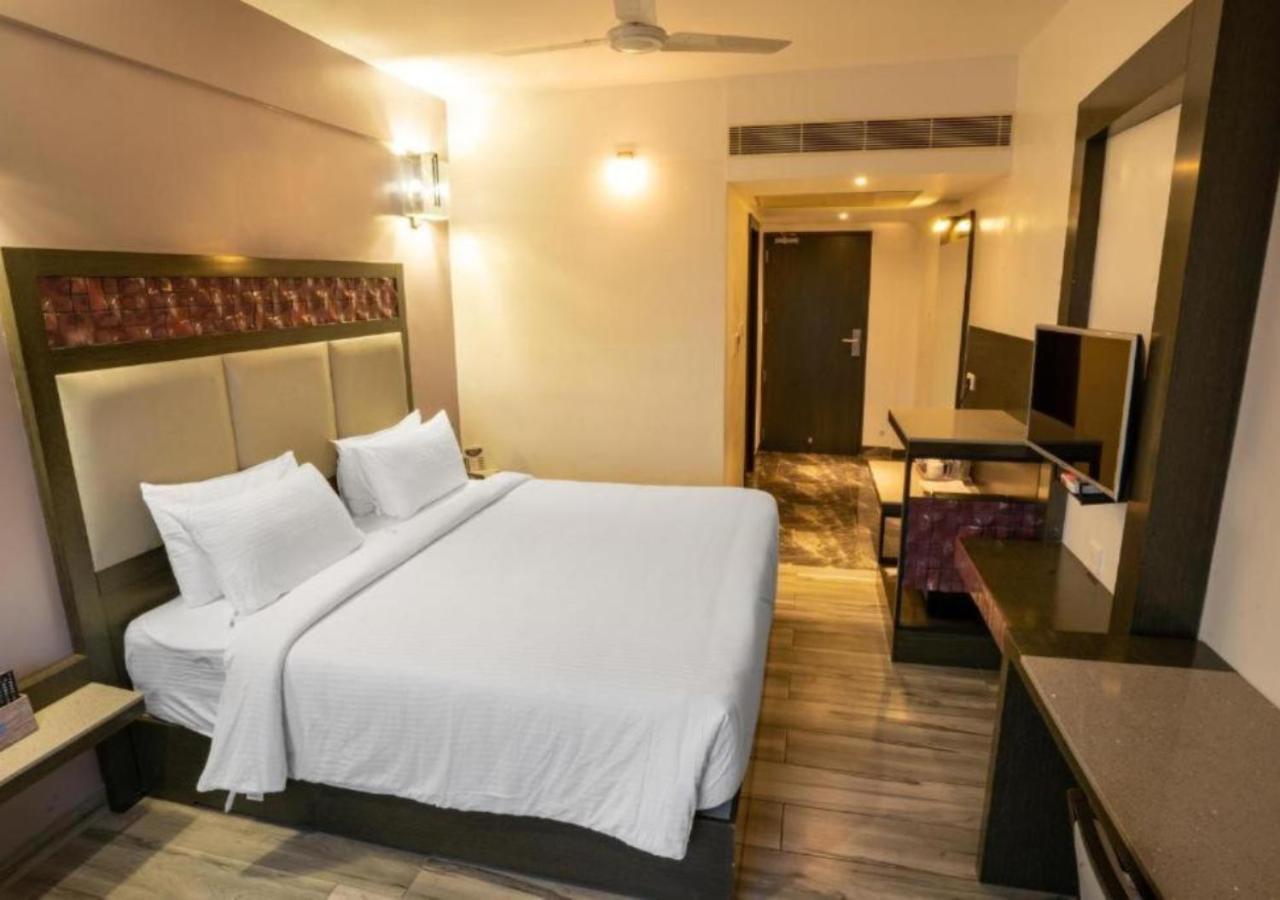 Hotel Visakka Palani Экстерьер фото