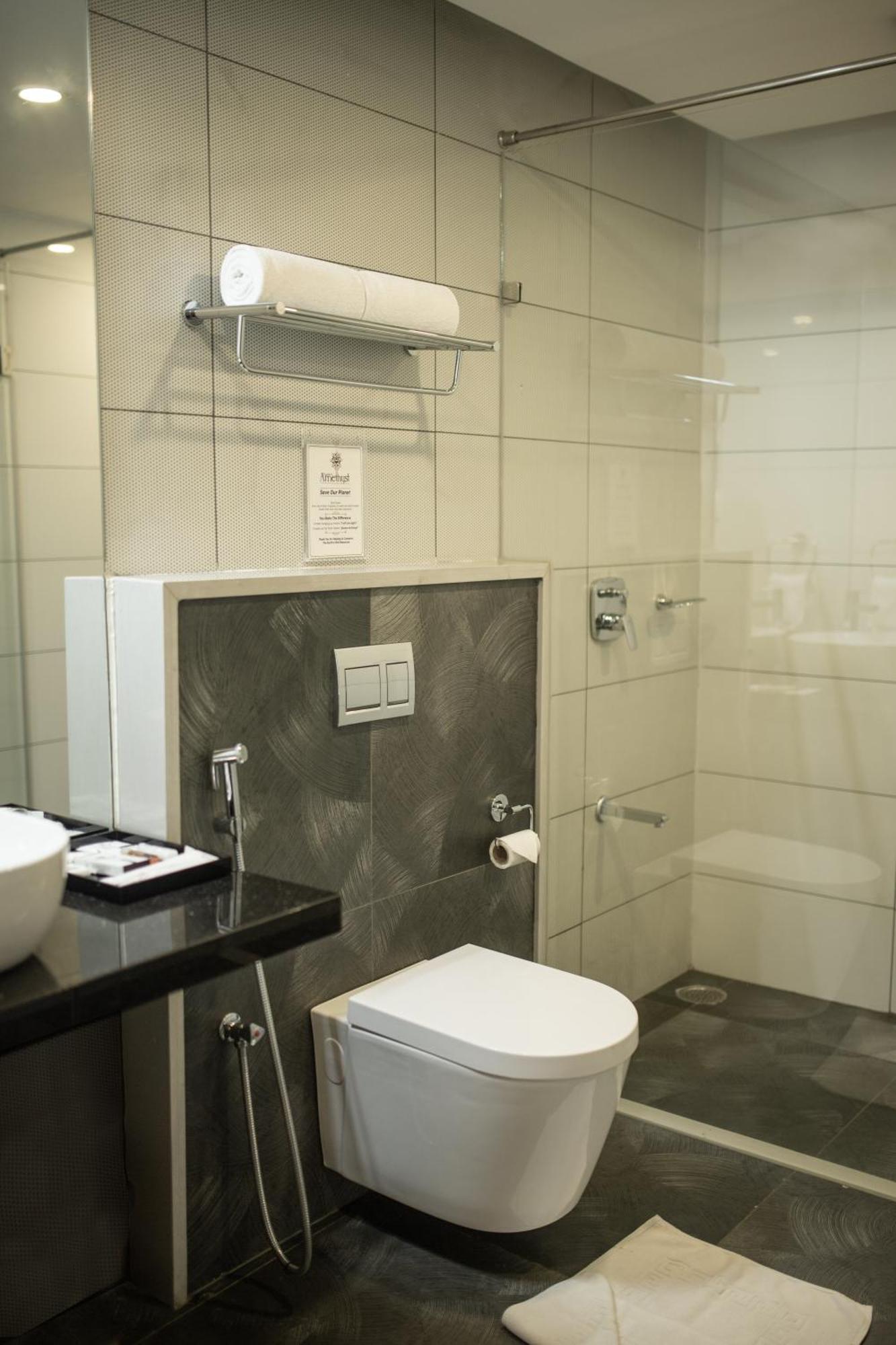 Hotel Visakka Palani Экстерьер фото